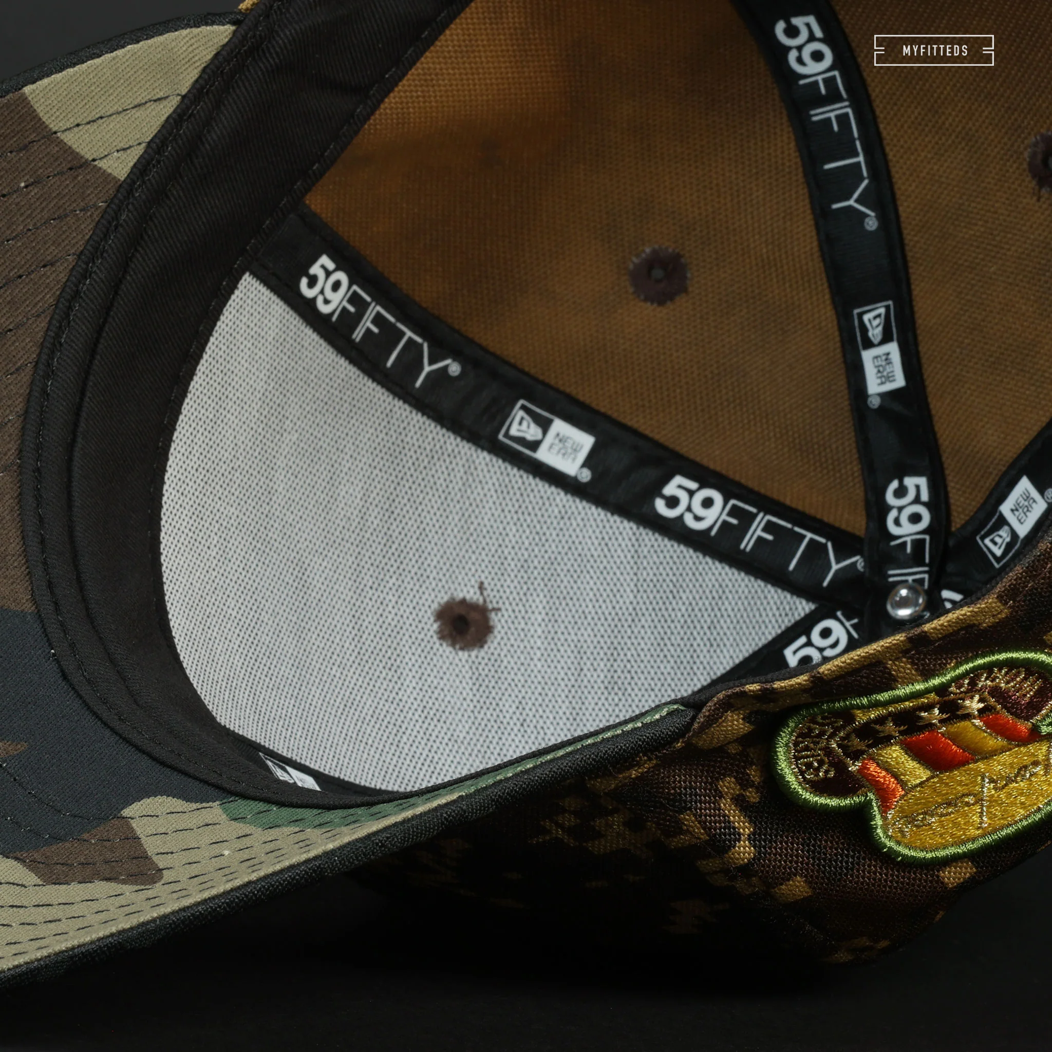 NEW YORK YANKEES 1952 WORLD SERIES / 50TH YEAR DIGI DESERT CAMO NEW ERA FITTED CAP - Image 7